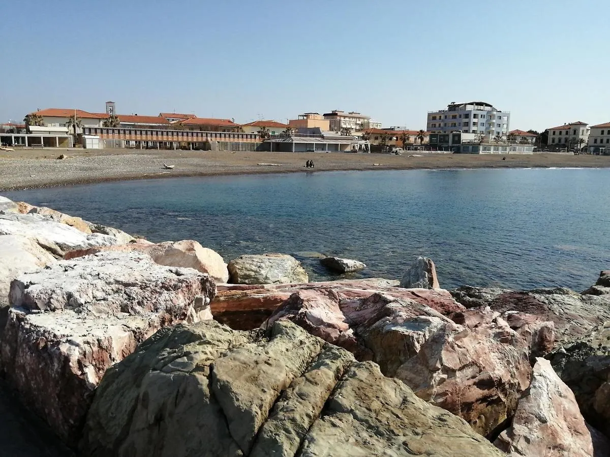 Bilocale Primo Piano Marina Di Cecina Apartment Cecina  Italy